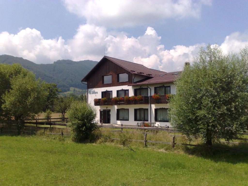 Serena Guesthouse Bran Bran  Exterior photo